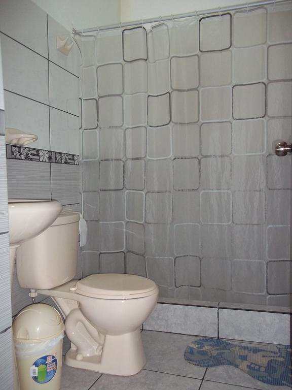 Casa Linda II Hotel Iquitos Ruang foto
