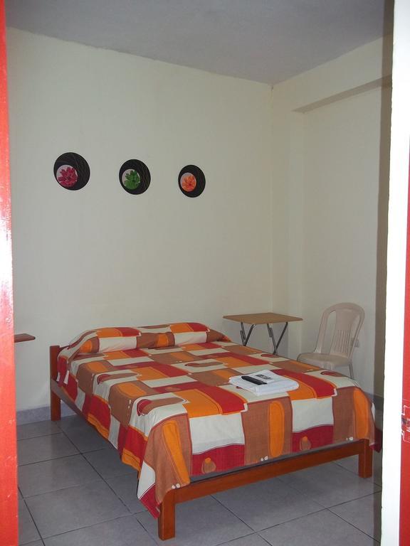 Casa Linda II Hotel Iquitos Ruang foto