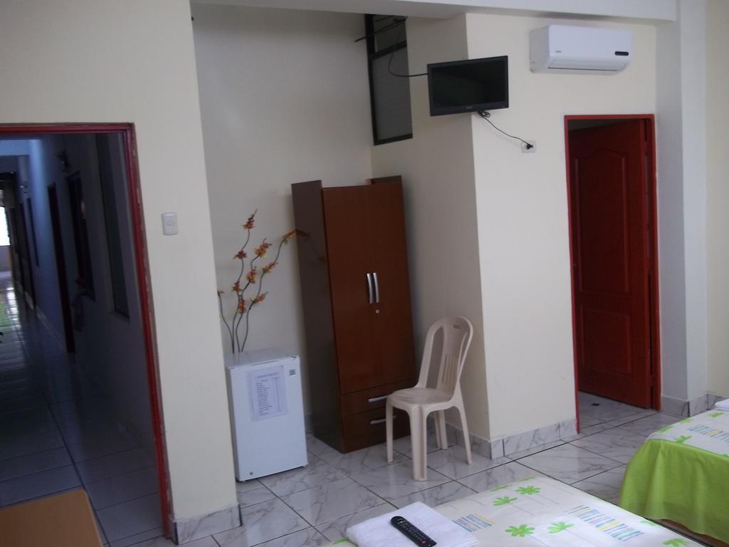 Casa Linda II Hotel Iquitos Ruang foto